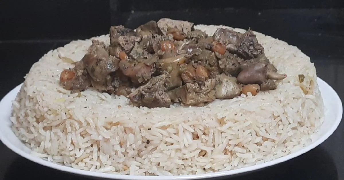 طبق رز بالكبدة